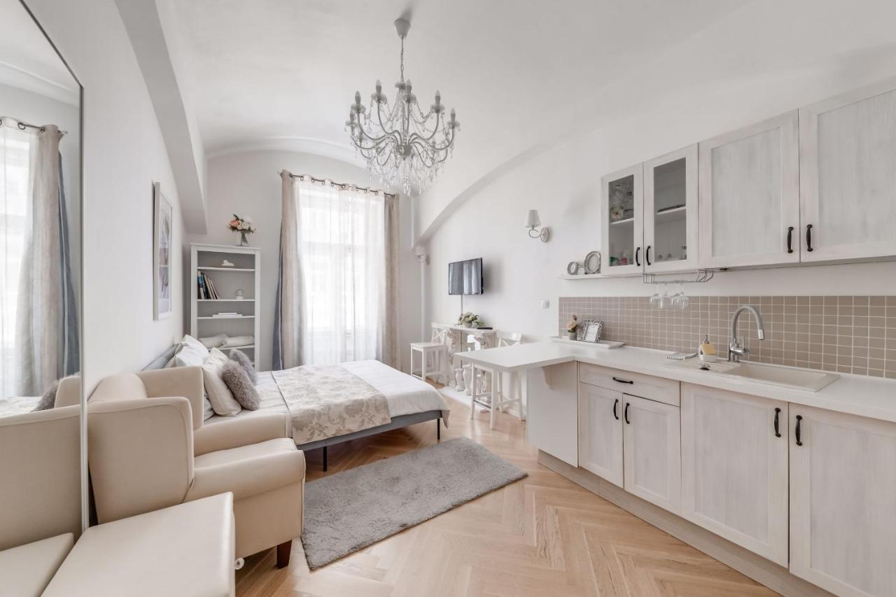 Apartments With The Lions Prague Exterior photo