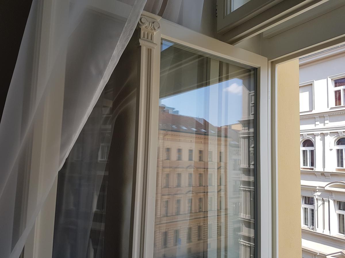 Apartments With The Lions Prague Exterior photo